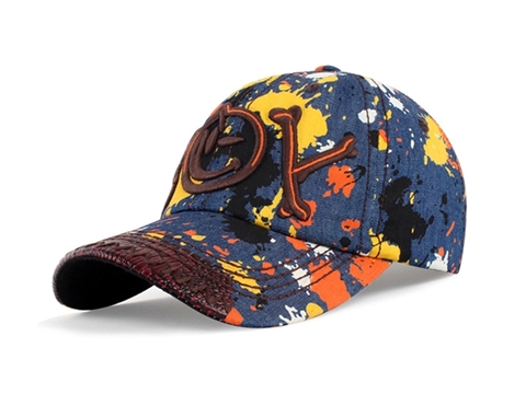 凯维帽业-2015夏季新款画笔涂鸦贴布绣花字母六页棒球帽加工