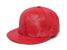 凯维帽业-红色色皮人造皮平板帽定做-PP044
